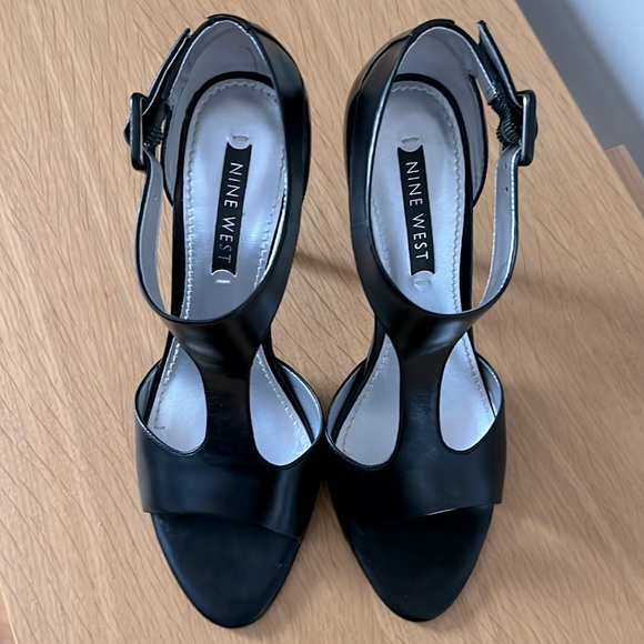 NINE WEST Black Leather Stiletto - Picture 2 of 11